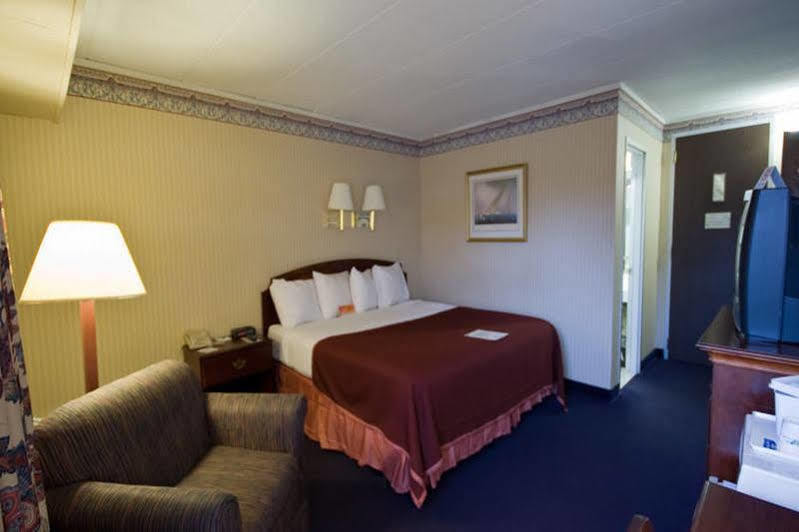 ฮาวเวิร์ด จอห์นสัน บาย วินด์แฮม มิสติก Hotel ภายนอก รูปภาพ